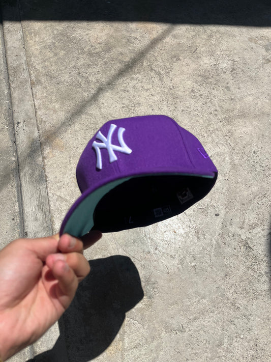 NEW ERA EXCLUSIVE 59FIFTY PURPLE NEW YORK YANKEES W/ 2001 WORLD SERIES SIDE PATCH