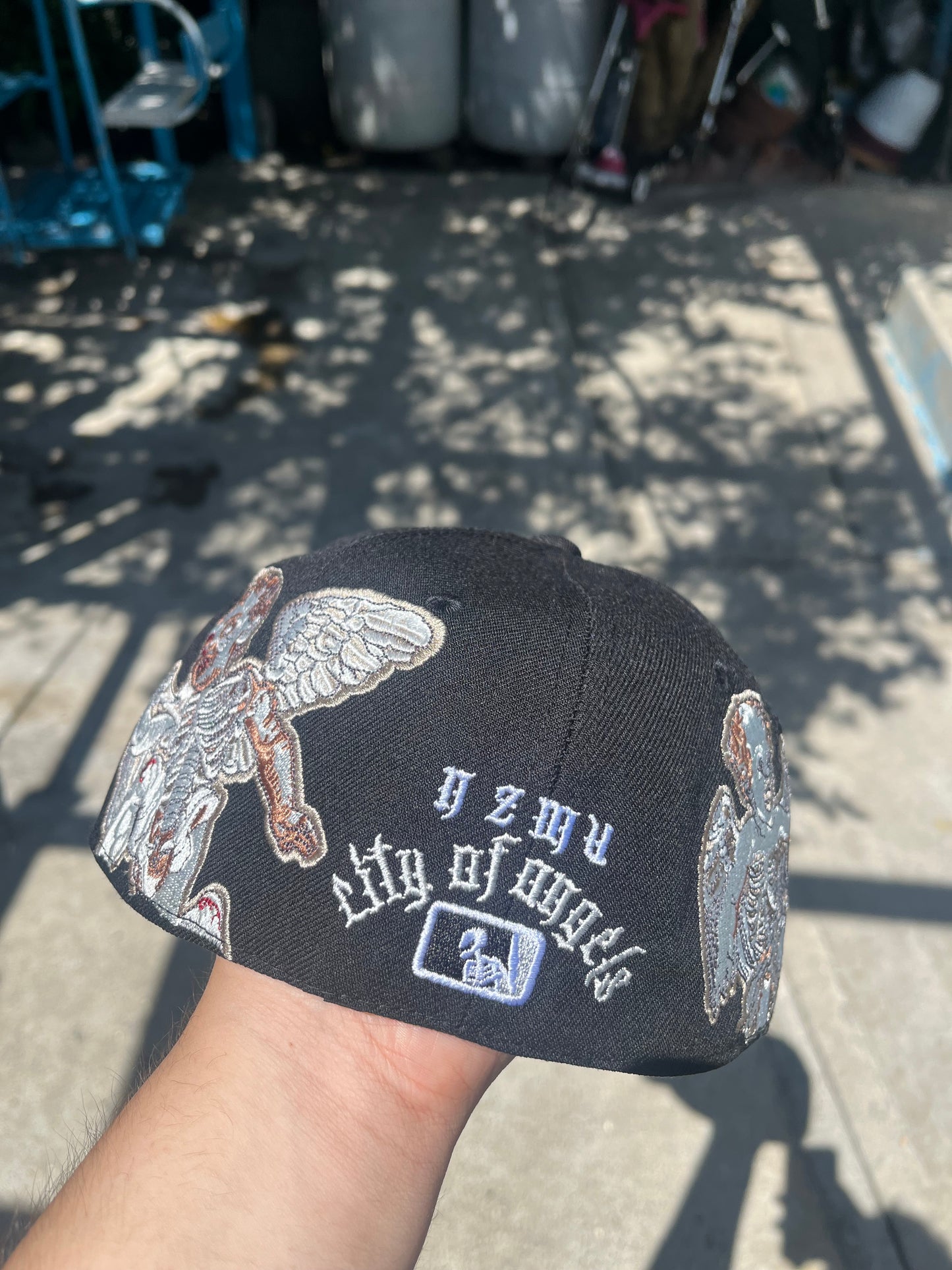 NEW ERA EXCLUSIVE 59FIFTY BLACK/ RED BRIM LOS ANGELES DODGERS W/ 2020 CHAMPIONS SIDE PATCH