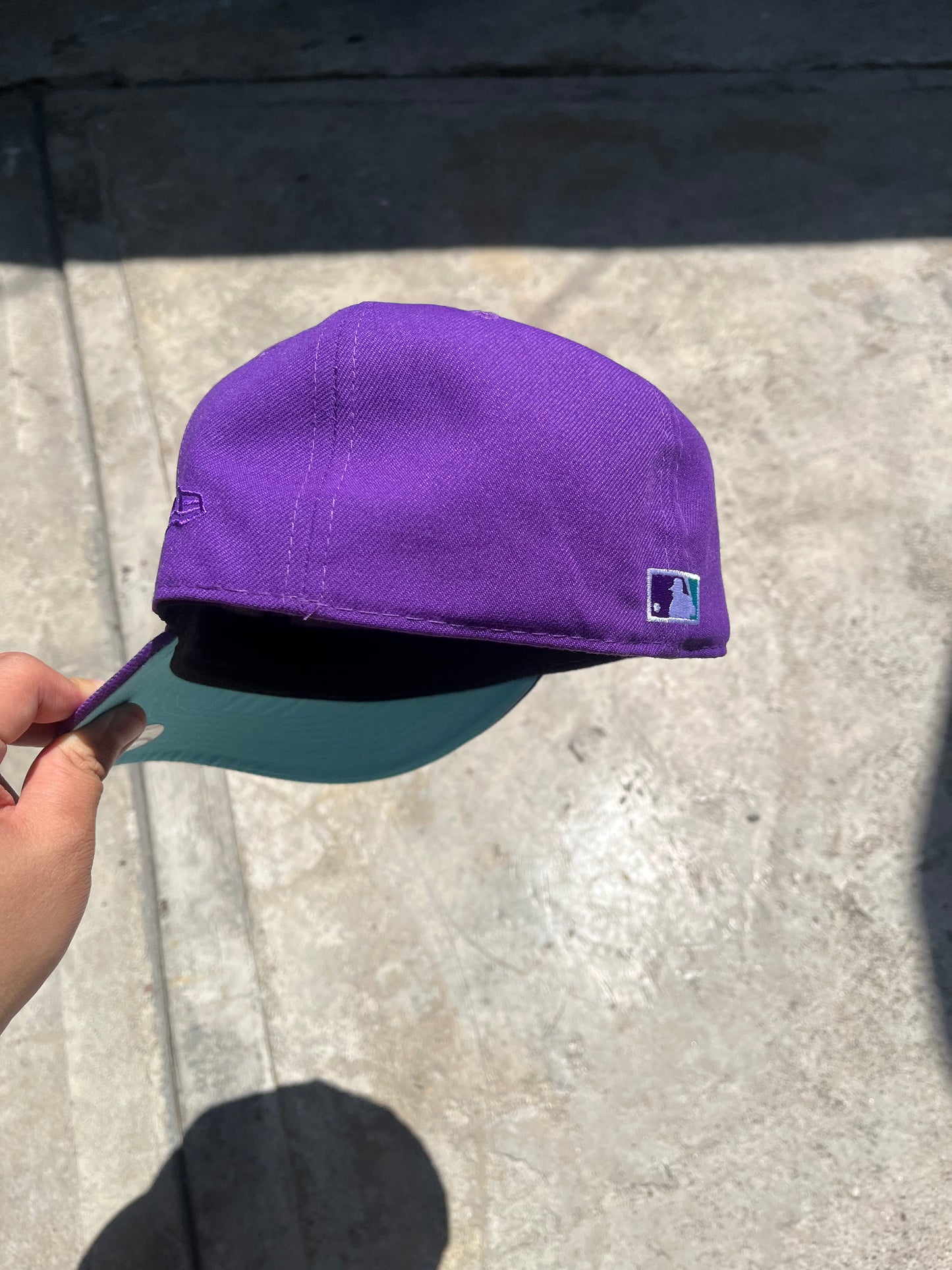 NEW ERA EXCLUSIVE 59FIFTY PURPLE NEW YORK YANKEES W/ 2001 WORLD SERIES SIDE PATCH